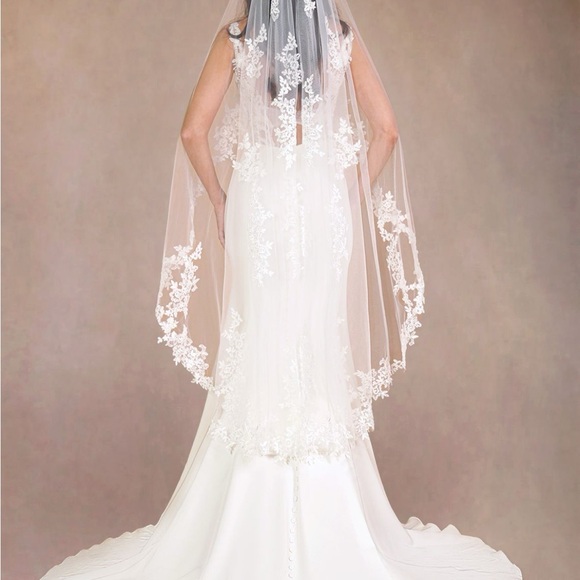 Azazie White Lace Bridal Veil main image 7